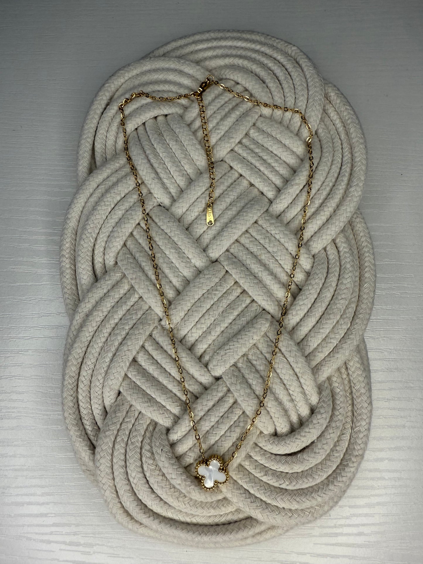 Single Clover Necklace