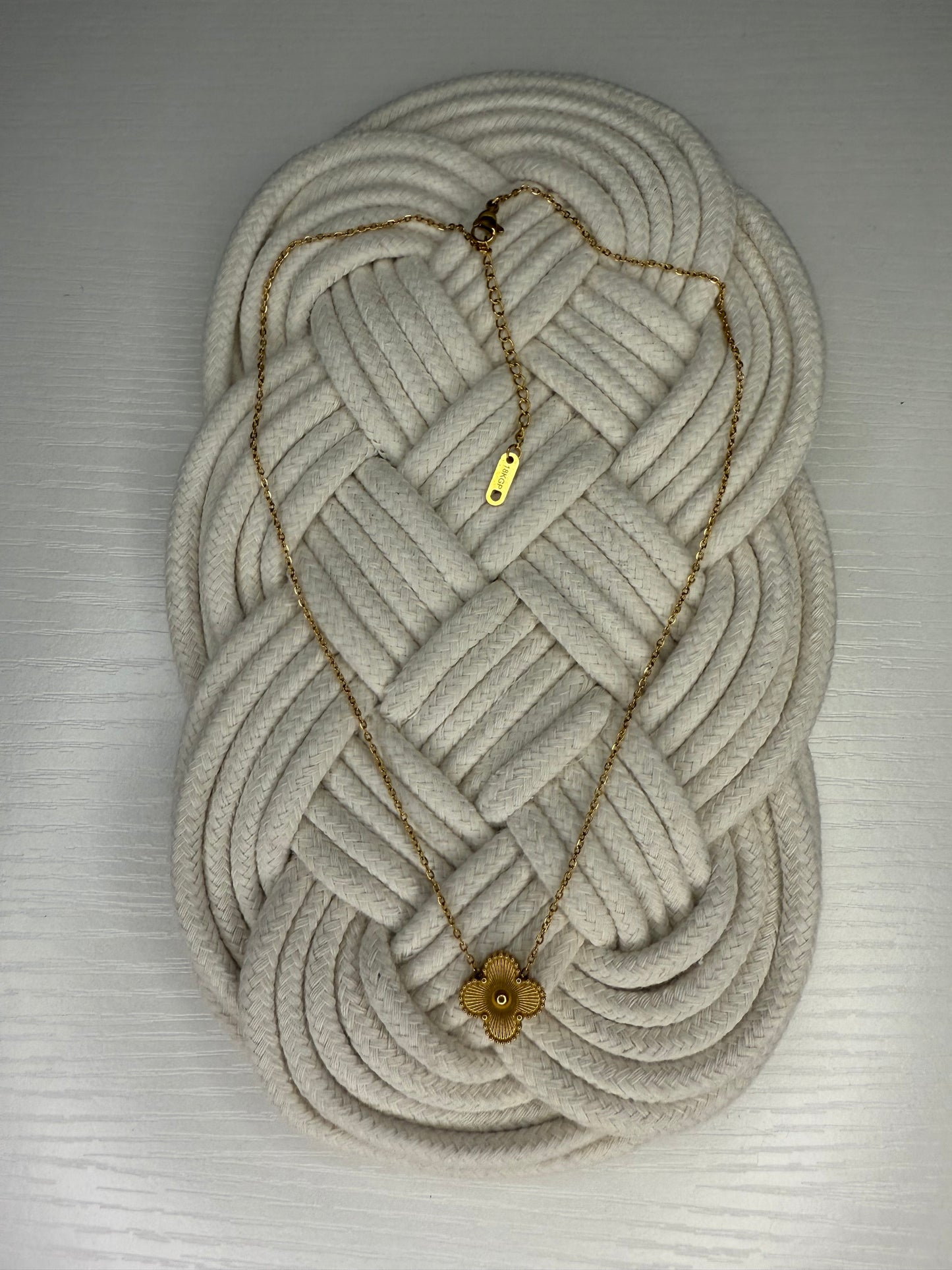 Single Clover Necklace