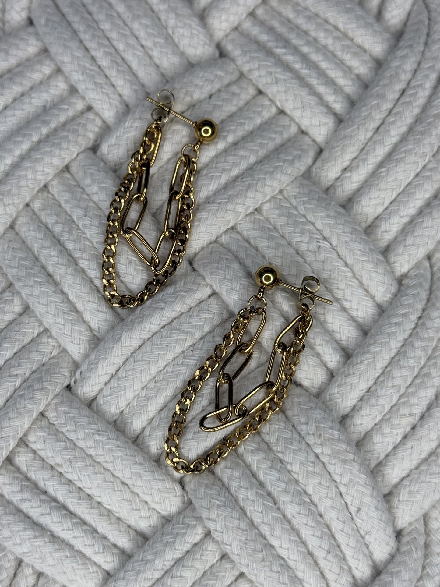 Chain Dangles Earrings