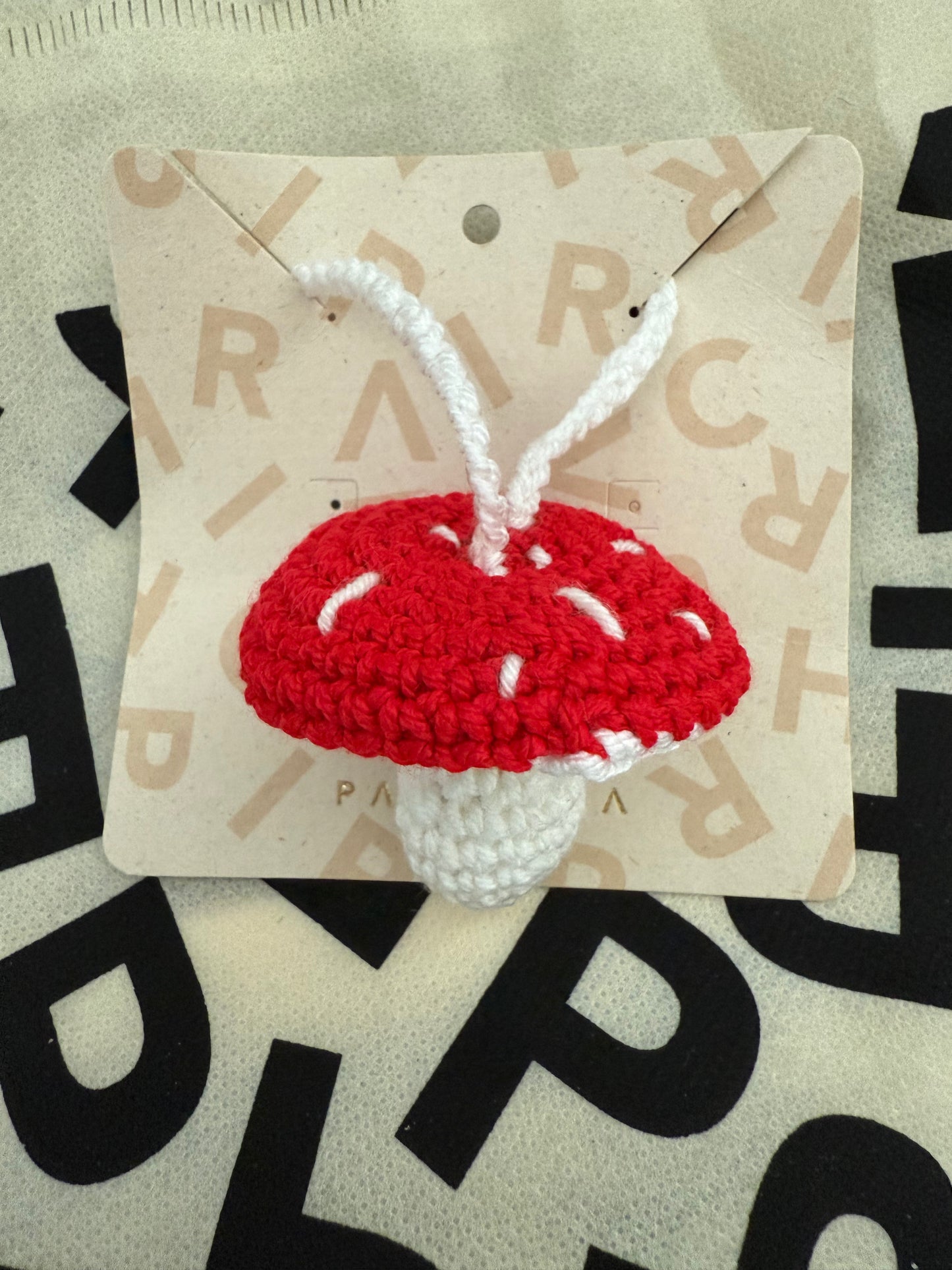 Charm Honguito Crochet Rojo