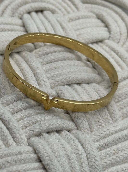 V Bangle